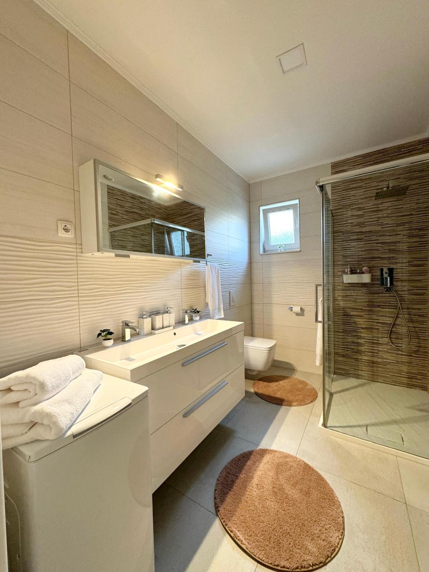 Apartment Nora Makarska